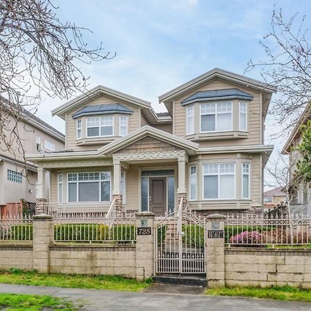 Cambie & 61St Ave Homestay バンクーバー エクステリア 写真