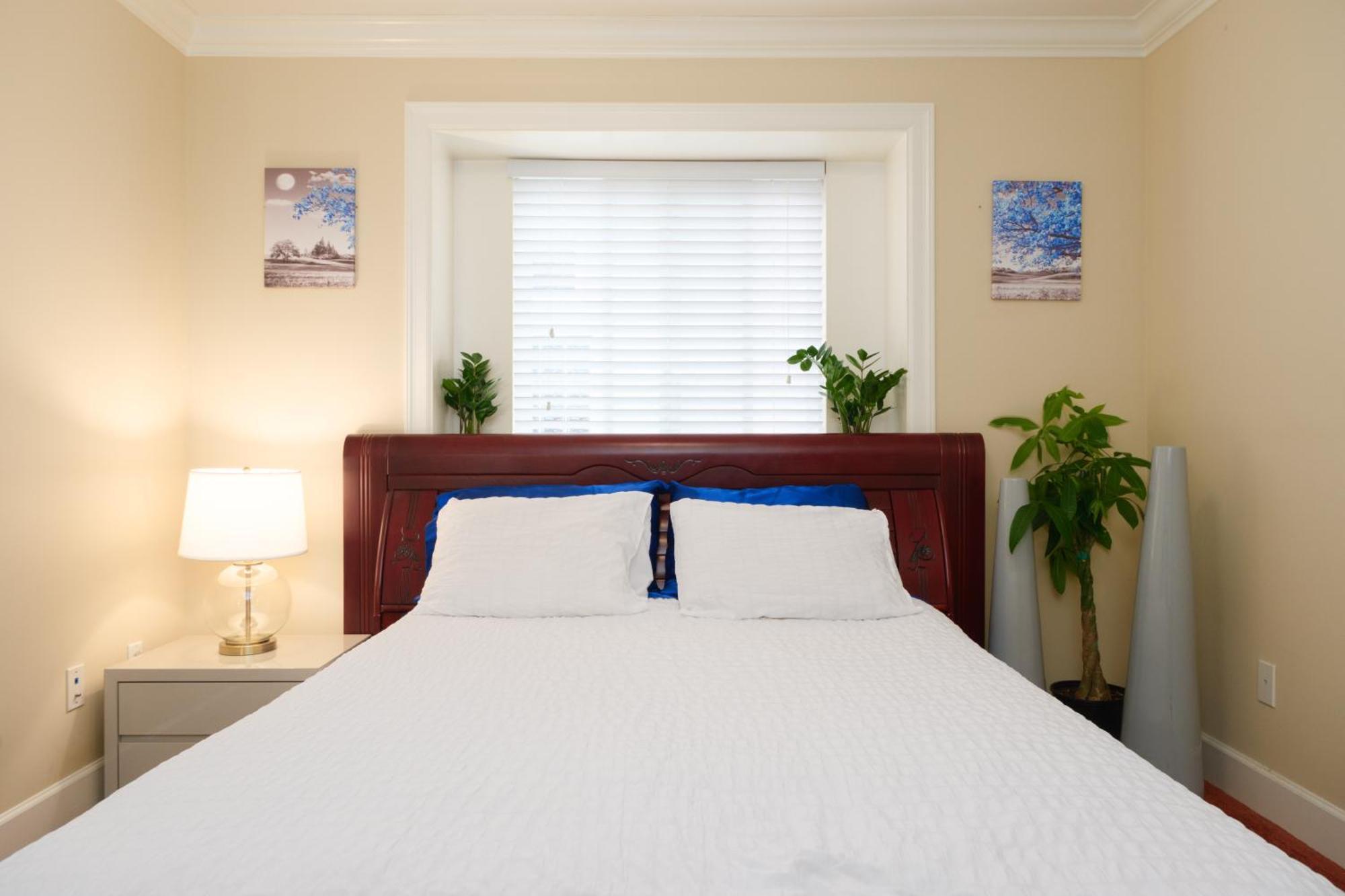 Cambie & 61St Ave Homestay バンクーバー エクステリア 写真