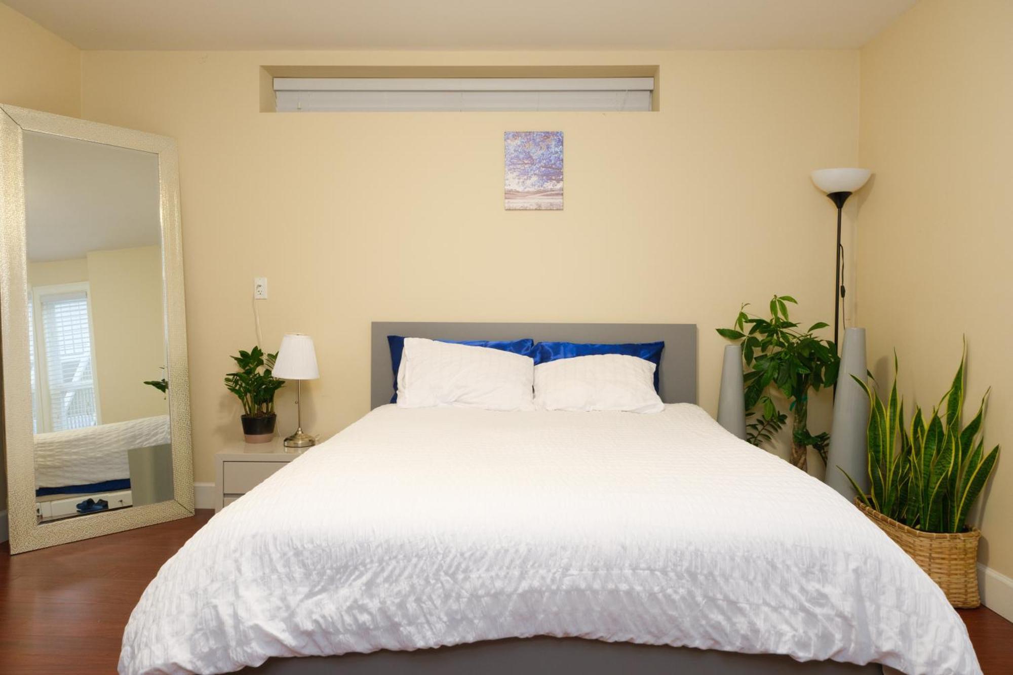 Cambie & 61St Ave Homestay バンクーバー エクステリア 写真